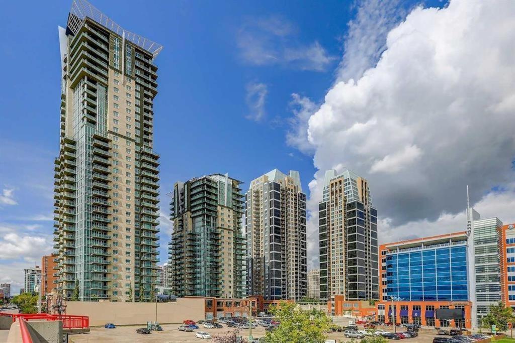 Monki Di Executive Suites - Alura YYC Esterno foto