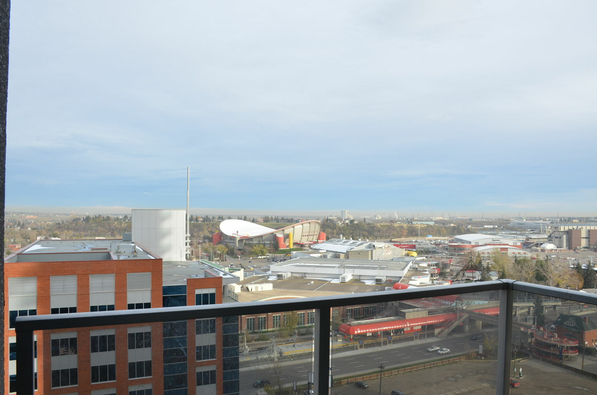 Monki Di Executive Suites - Alura YYC Esterno foto