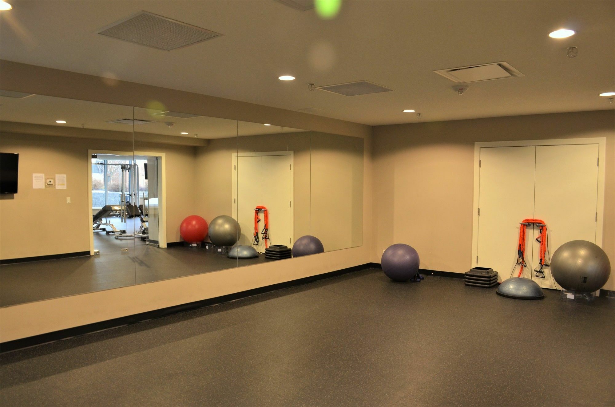 Monki Di Executive Suites - Alura YYC Esterno foto