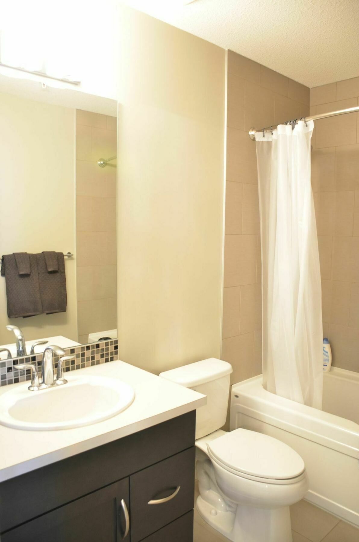Monki Di Executive Suites - Alura YYC Esterno foto